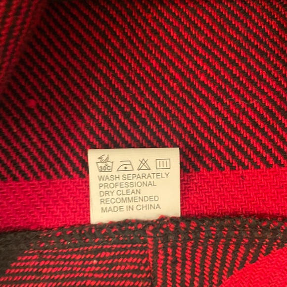 Buffalo plaid open front sleeveless vest - Picture 4 of 7